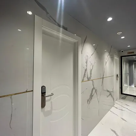 Lary's - Vaticano 4* روما