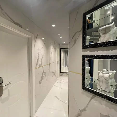 Lary's - Vaticano 4* 로마